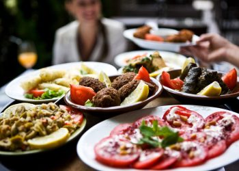 Women who follow Mediterranean diet live longer