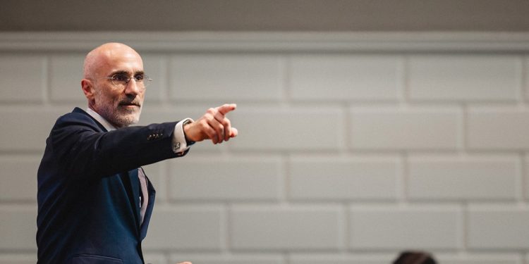 How leaders find happiness — and teach it