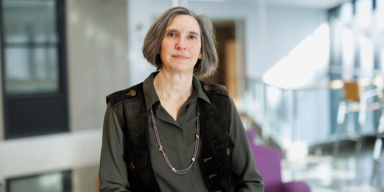 How smoking divides America